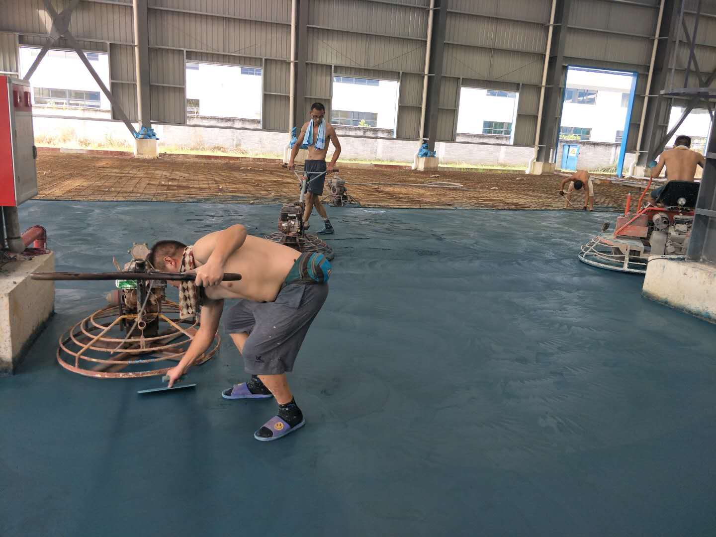 金剛砂地坪施工注意事項(xiàng)